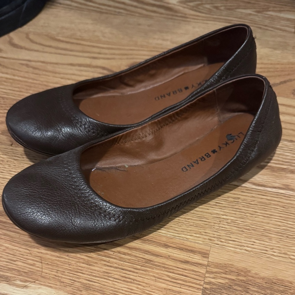Brown ballet flats